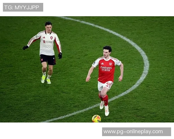 足总杯惊心动魄皇马逆转阿森纳补时绝杀引发争议判罚热议