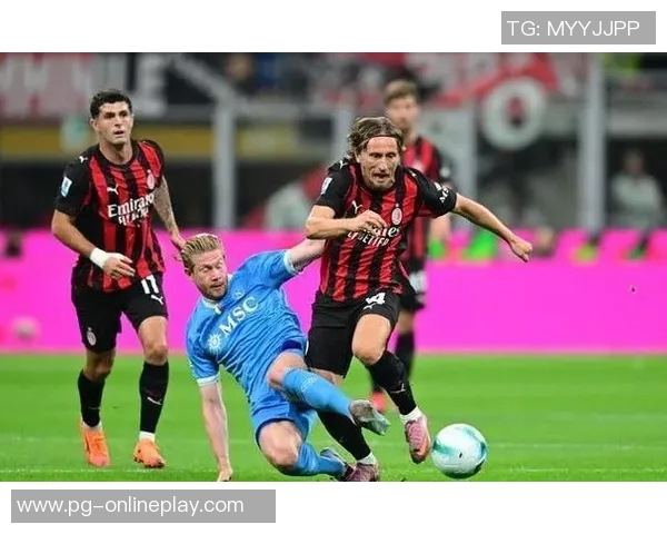 足总杯精彩对决：里昂与AC米兰战成平局引发全场热烈反响