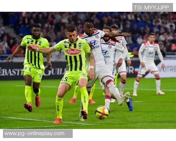 德甲精彩对决里昂狂胜本菲卡五球横扫全场引发热烈反响